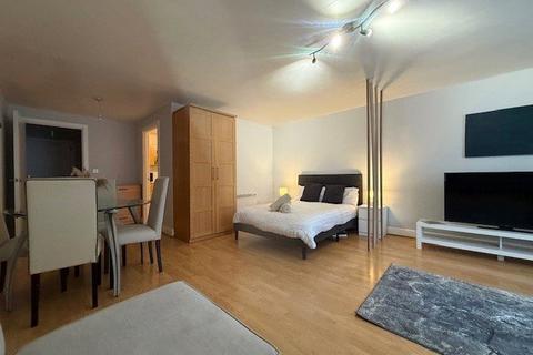 Studio to rent, Venus House, London E14