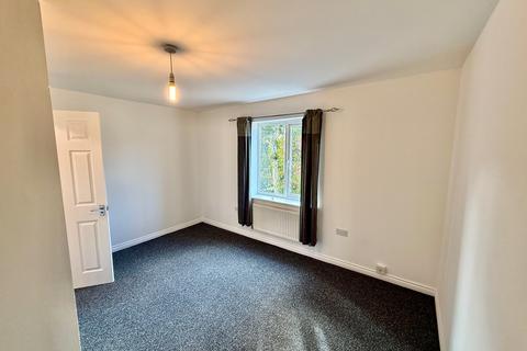 4 bedroom end of terrace house to rent, West Lake Avenue, Hampton Vale PE7