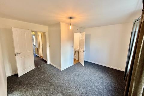 4 bedroom end of terrace house to rent, West Lake Avenue, Hampton Vale PE7