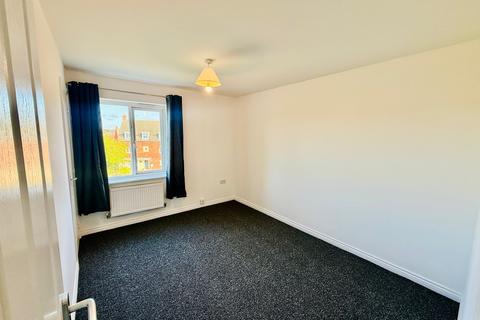 4 bedroom end of terrace house to rent, West Lake Avenue, Hampton Vale PE7