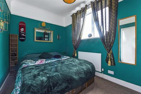 2 bedroom flat for sale, Portsdown Hill Road, Havant