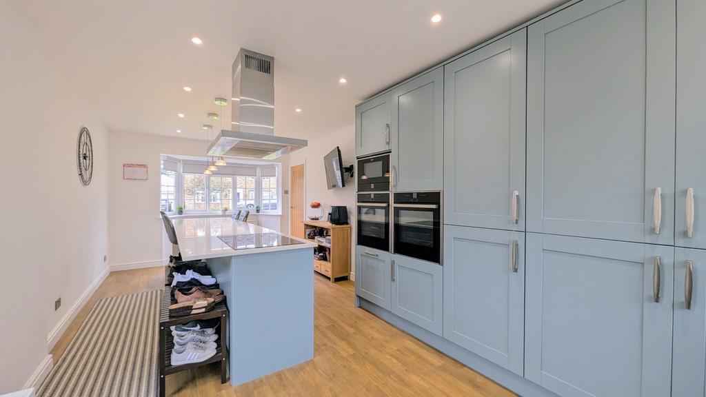 Kitchen/Breakfast Room