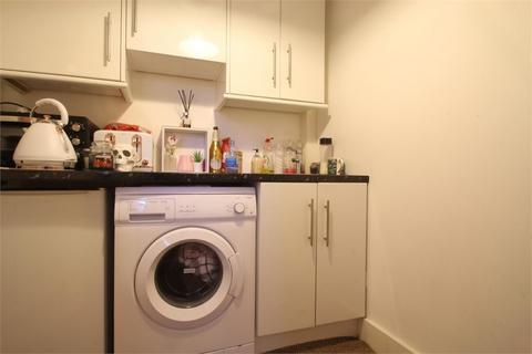 Studio to rent, Albany Road, Old Windsor SL4