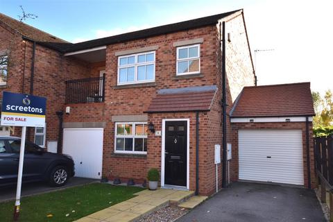 2 bedroom end of terrace house for sale, Whitley Farm Close, Whitley, Goole