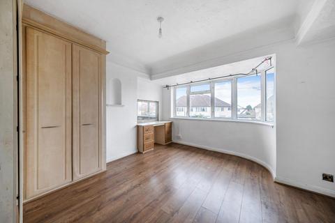 29 Meadow Hill, New Malden, KT3 5RQ