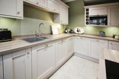 4 bedroom townhouse for sale, Main Street, Leeds LS25