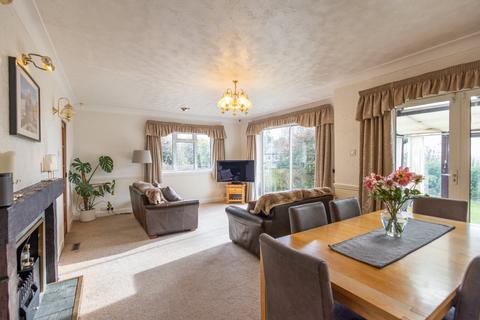 4 bedroom detached house for sale, Peasehill Close, Rawdon, Leeds, West Yorkshire, LS19