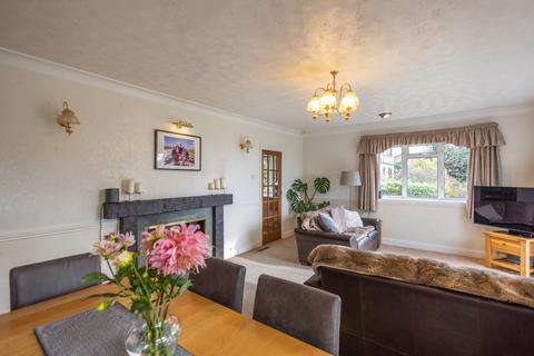 4 bedroom detached house for sale, Peasehill Close, Rawdon, Leeds, West Yorkshire, LS19