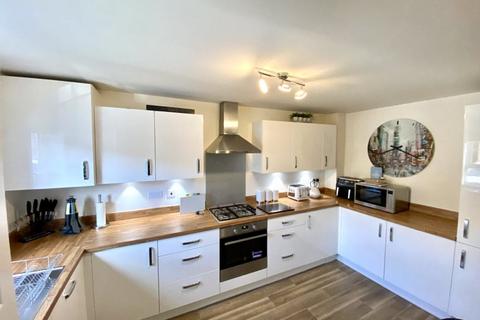 4 bedroom terraced house for sale, Fulton Crescent, Keighley BD20