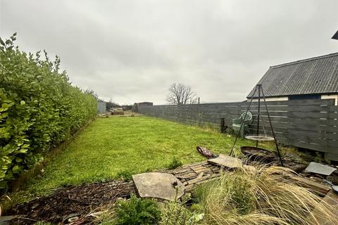 3 bedroom terraced house for sale, Heol Y Banc, Bancffosfelen, Llanelli