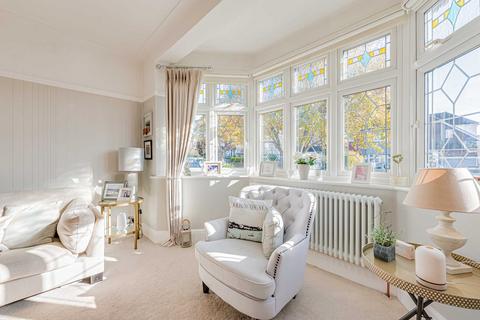 39 Berkeley Gardens, Leigh-on-sea, SS9 2TD