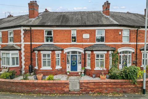 4 bedroom terraced house for sale, Chester Road, Walton, Warrington