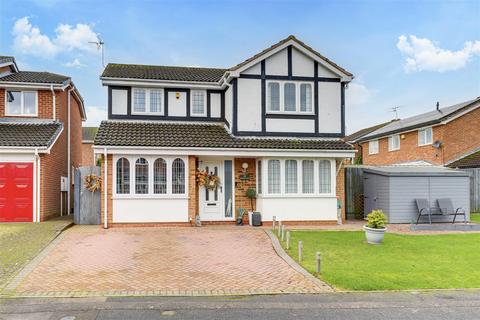 4 bedroom detached house for sale, Hazelwood Drive, Hucknall NG15