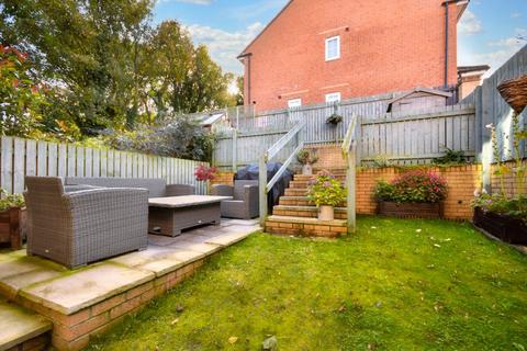 3 bedroom semi-detached house for sale, Sullivan Avenue, Wakefield, West Yorkshire