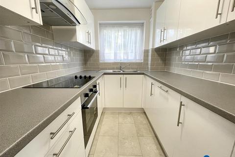 1 bedroom flat for sale, Gurney Close, Barking