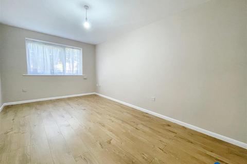 1 bedroom flat for sale, Gurney Close, Barking