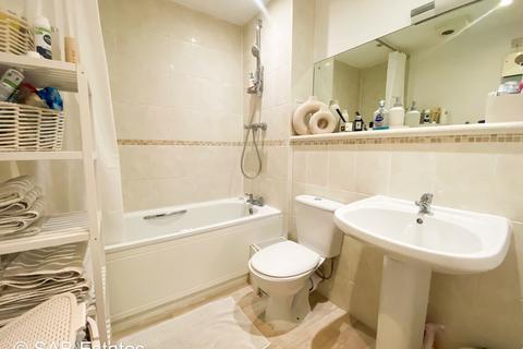 2 bedroom apartment for sale, Buckingham Avenue, Priory Heights Buckingham Avenue, SL1