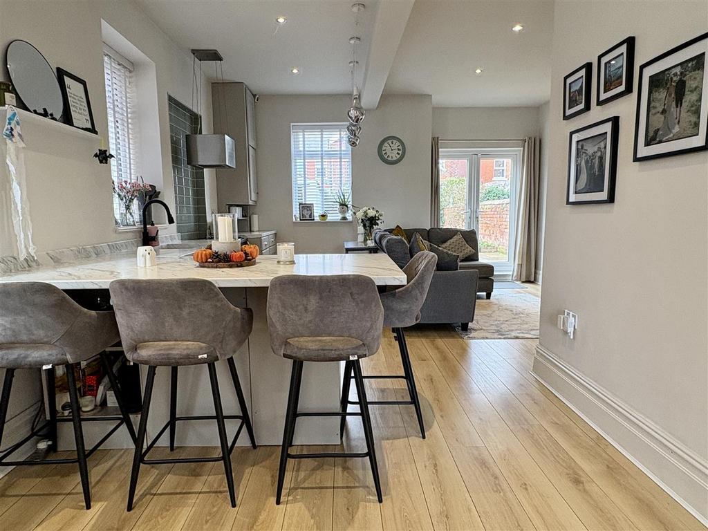 Open plan living/dining kitchen