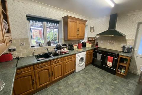 3 bedroom semi-detached house to rent, Hartington Street, Langwith, Mansfield, Derbyshire, NG20