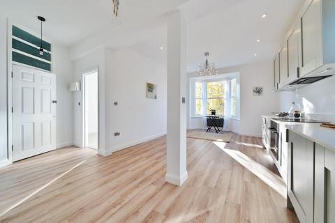 2 bedroom flat for sale, Richmond,  Surrey,  TW10