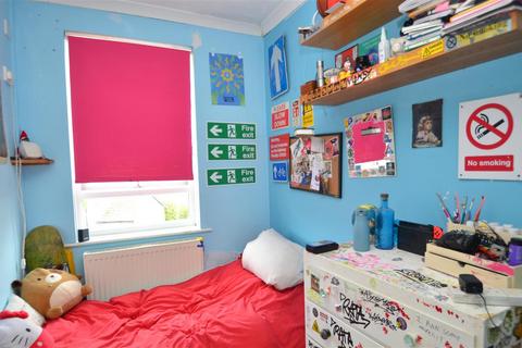 172 Longfield, Falmouth, TR11 4ST
