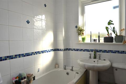 172 Longfield, Falmouth, TR11 4ST