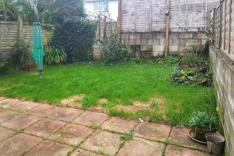 172 Longfield, Falmouth, TR11 4ST