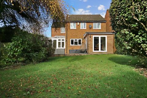 4 bedroom detached house for sale, Fulmar Drive, EAST GRINSTEAD, RH19