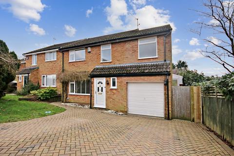 34 Fulmar Drive, East Grinstead, RH19 3NN