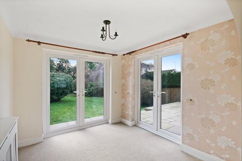 34 Fulmar Drive, East Grinstead, RH19 3NN