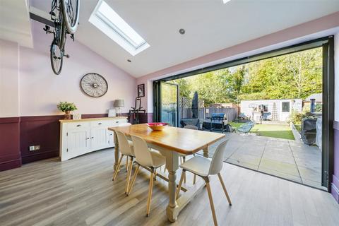 50 Abbott Avenue, London, SW20 8SQ