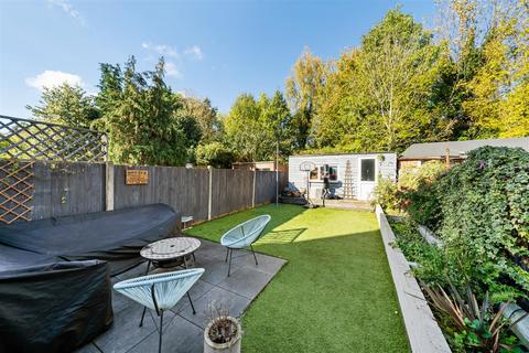 50 Abbott Avenue, London, SW20 8SQ