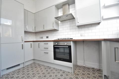 2 bedroom flat to rent, Lennox Road South, Hampshire PO5