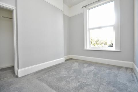 2 bedroom flat to rent, Lennox Road South, Hampshire PO5