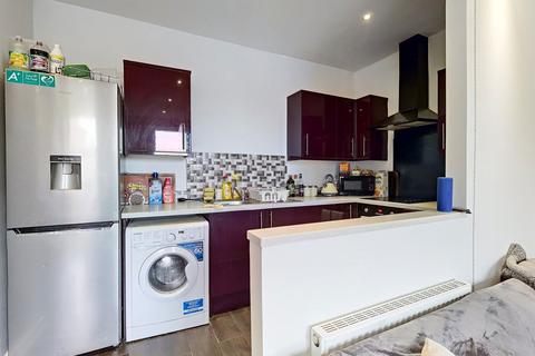 4 bedroom flat to rent, Smithdown Road, Liverpool