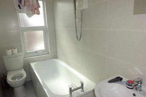 3 bedroom flat to rent, Lidderdale Road, Liverpool