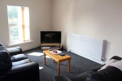 3 bedroom flat to rent, Lidderdale Road, Liverpool