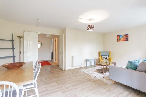2 bedroom flat to rent, 1085L Northcote Street, Edinburgh EH11 2HL