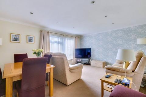 2 bedroom apartment for sale, Courtlands, Chelmsford CM1