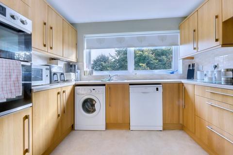 2 bedroom apartment for sale, Courtlands, Chelmsford CM1