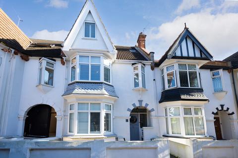 Leighton Avenue, Leigh-on-sea, SS9