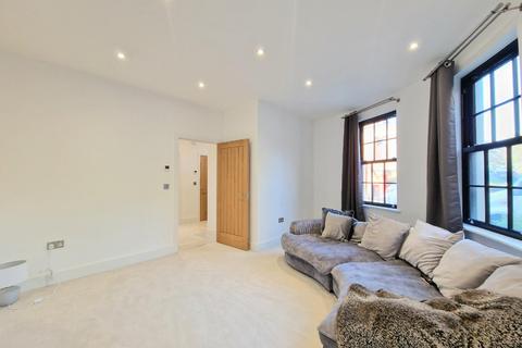 4 bedroom townhouse to rent, Romsey Road, Winchester