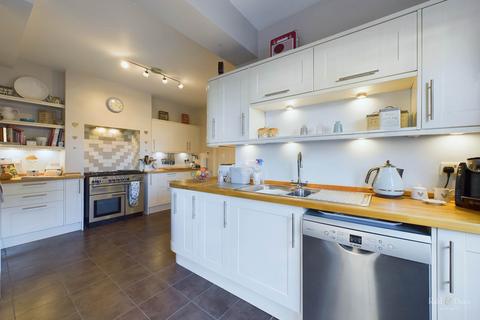 4 bedroom end of terrace house for sale, Desmond Road, Eastbourne