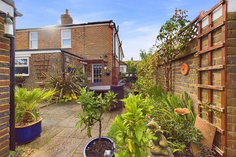 4 bedroom end of terrace house for sale, Desmond Road, Eastbourne