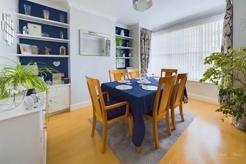 4 bedroom end of terrace house for sale, Desmond Road, Eastbourne