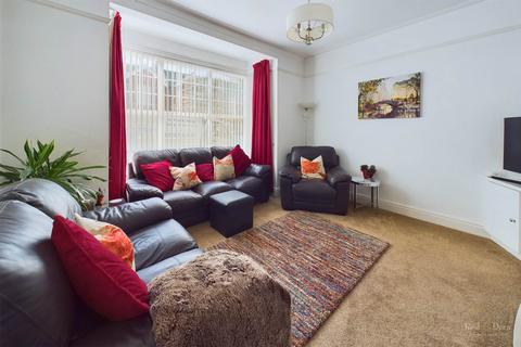 4 bedroom end of terrace house for sale, Desmond Road, Eastbourne