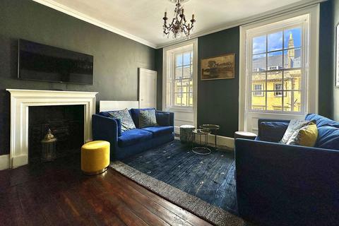 2 bedroom flat for sale, Bennett Street, Bath