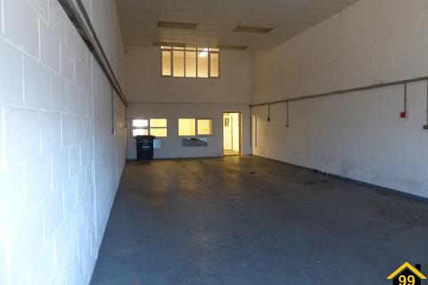 Warehouse to rent, Rudford Industrial Estate, Ford, Arundel, West Sussex, BN18