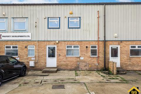 Warehouse to rent, Rudford Industrial Estate, Ford, Arundel, West Sussex, BN18