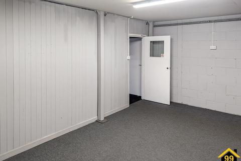 Warehouse to rent, Rudford Industrial Estate, Ford, Arundel, West Sussex, BN18